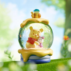 Sfera di Cristallo Decorativa a Tema 'Sweet Embrace', Confezione Originale in Scatola Colorata - Product Image 2