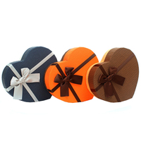 Boîte cadeau rigide en carton écologique recyclable, revêtement UV, laminage mat, gaufrage, forme personnalisée, chocolat aux truffes roses