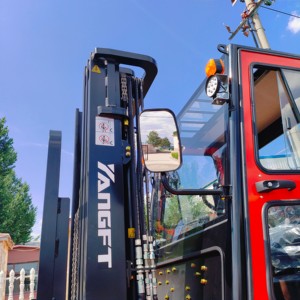 Precio de fábrica YangFT 4WD All Off-Road <span class=keywords><strong>Forklift</strong></span> 2.5ton Carretilla elevadora para terrenos difíciles con motor EPA EUR5 - Product Image 5