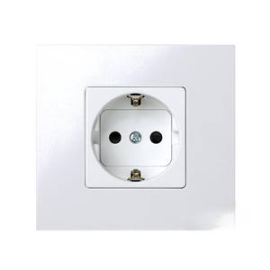 TTL Blanca, características técnicas que incluyen un diseño moderno y un material resistente; ideal para instalaciones eléctricas y - Product Image 1