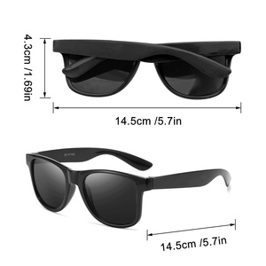 Giá rẻ Giá bán buôn khuyến mại Quà Tặng biểu tượng tùy chỉnh Kính mát cho nam giới UV400 kính mặt trời PC Khung kính cho bên ngoài trời - Product Image 4