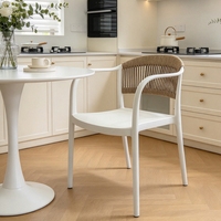 Chaise de salle à manger moderne en plastique avec dossier en corde tressée, résistante aux intempéries, pour patio, avec accoudoirs incurvés, chaise d'appoint légère