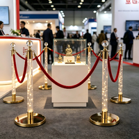 Poteau de délimitation LED en acrylique avec boule de cristal et base dorée, barrière en corde de velours pour mariages, tapis rouge, hôtels, fêtes, musées et événements