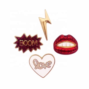 Broche de goteo de labios rojos, joyería, amor, sexy - Product Image 1