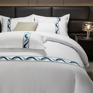 Juego de Ropa de Cama de Cuatro Piezas de Color Sólido para Hoteles de Cinco Estrellas - Product Image 1