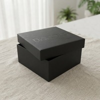 Boîte cadeau rigide haut de gamme personnalisée en deux parties avec couvercle et base, en carton écologique, insert en mousse EVA, estampage à chaud doré, finition UV pour