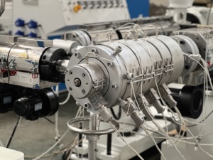 Machine de fabrication de tuyaux en polyéthylène haute densité (PE) pour l'eau, ligne de production de tuyaux de drainage en HDPE, ligne de production de tuyaux en PPR - Product Image 5