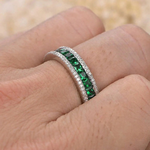 Anello dal Design Elegante di Colore Verde, Stile Serale, Anello da Dito per Donne - Product Image 3