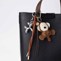 Porte-clés animalier OEM en cuir PU, motif singe avec sangle tressée et breloque de sac en métal en forme de cœur