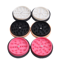 WOWO TECH Vente en gros Prix d'usine à chaud Nouveau design 50-60mm Broyeur d'herbes en plastique en 2 parties Biscuit dents pointues et boîte de présentation