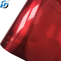 Enveloppe de vinyle en fibre de carbone PET TPU très brillant motif d'avion rouge plaqué autocollant automobile pour films de carrosserie autocollants de voiture rouges