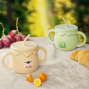 Tazza per Bambini in Silicone Alimentare Multicolore, Antigoccia, per Bere <span class=keywords><strong>Acqua</strong></span> e Mangiare - Product Image 2