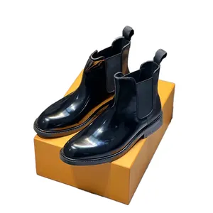 Gerçek deri yeni tasarım ünlü üst marka Martin erkek kış ayak bileği ayakkabı erkekler için motosiklet botları erkek