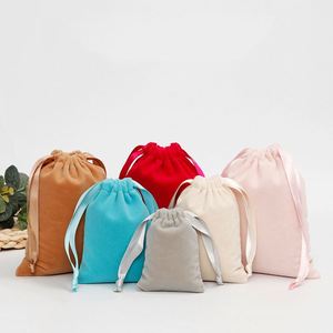 Pochettes cadeaux en velours écologiques durables de haute qualité et sacs personnalisés pour bijoux - Product Image 2