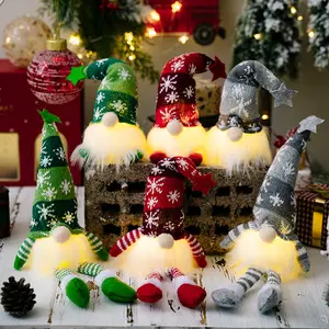 Vente en gros Gnome de Noël avec lampe Gnomes en peluche de Noël Poupée en peluche Gnome mignon fait à la main pour la décoration de Noël à la maison