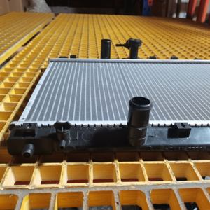 Radiador de Refrigeración de Aluminio para Motor OEM 16400-02420 para <span class=keywords><strong>TOYOTA</strong></span> Vios Xiali Vitz <span class=keywords><strong>Yaris</strong></span> 2003-2007 - Product Image 6