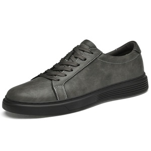 Chaussures de skate décontractées pour hommes en cuir véritable respirant et léger, de marque italienne de luxe, confortables, en PVC - Product Image 3