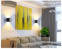 Lampe d'extérieur à LED Éclairage économiseur d'énergie Lampes de couloir de balcon Colonne de jardin Angle réglable Lampe murale à LED personnalisée