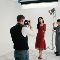 Layanan Pemotretan Video Produk, Pengaturan Pencahayaan Studio, Latar Belakang Putih, Adegan Gaya Hidup, Solusi Produksi Iklan Komersial