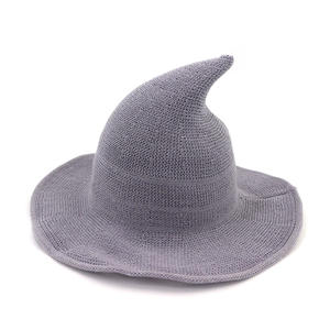 Chapeau de sorcière gris en tricot doux, respirant et extensible, accessoire de costume festif pour Halloween et cosplay, vente en gros - Product Image 1