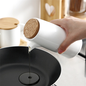 Cucina ware smalto bianco di cottura di <span class=keywords><strong>ceramica</strong></span> aceto dispenser bottiglia di olio di oliva con tappo - Product Image 2