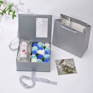 Coffret cadeau 2024 4-en-1 de fleurs préservées faites à la main, personnalisées et luxueuses, avec boîte-carte, pour les enseignants et la fête des mères - Product Image 3