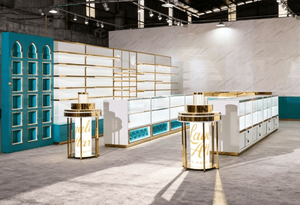 <span class=keywords><strong>Kiosque</strong></span> <span class=keywords><strong>de</strong></span> présentation <span class=keywords><strong>de</strong></span> style luxueux, cadre turquoise et or, verre, comptoir <span class=keywords><strong>de</strong></span> vente <span class=keywords><strong>de</strong></span> parfums LED personnalisé pour le design intérieur des magasins <span class=keywords><strong>de</strong></span> parfums en centre commercial - Product Image 4