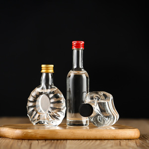 Lindo Pequeño 30ml 50ml 70ml 100mL Botella <span class=keywords><strong>de</strong></span> copa <span class=keywords><strong>de</strong></span> vino Jugo <span class=keywords><strong>de</strong></span> fruta Whisky Brandy Botella <span class=keywords><strong>de</strong></span> <span class=keywords><strong>tequila</strong></span> Botella <span class=keywords><strong>de</strong></span> vidrio <span class=keywords><strong>de</strong></span> licor transparente creativa - Product Image 3