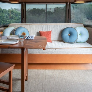 <span class=keywords><strong>Caravana</strong></span> de aluminio para viajes (tipo camper), una celebración del diseño estadounidense de 28 pies con una puerta trasera. - Product Image 3