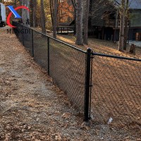 Clôture en treillis métallique galvanisé noir recouvert de PVC à prix d'usine pour terrains de sport et chantiers de construction