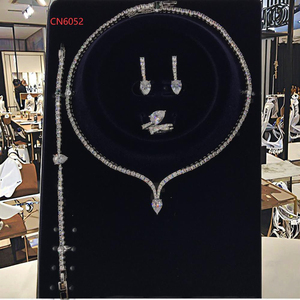 Élégant grand vert clair goutte d'eau CZ cristal collier boucles d'oreilles femmes Costume de fête de mariage pour fiançailles affaires de mariée - Product Image 5