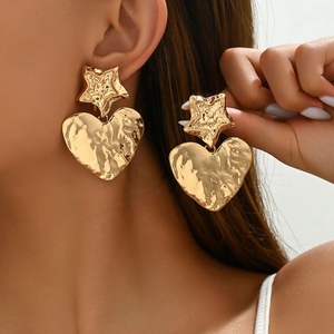 ต่างหูทรงหัวใจเล็กๆ สไตล์ยุโรปอเมริกัน ดีไซน์ดาวประกาย พร้อมจี้ระย้า แฟชั่นเครื่องประดับหู - Product Image 6