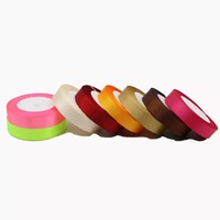 Ruban en satin de polyester uni de 2 cm x 25 yards, vente en gros d'usine, pour emballage de boîtes cadeaux et bouquets floraux