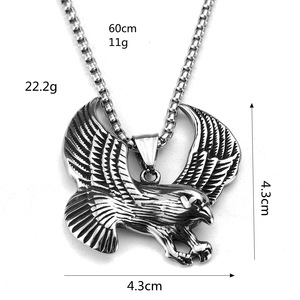 Collier avec pendentif aigle en acier inoxydable pour homme, design géométrique asymétrique, bijoux tendance - Product Image 5