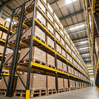 Stockage de marchandises palettisées en entrepôt, rayonnage sélectif pour palettes, rayonnage en acier robuste