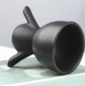 Maceta de Cerámica Negra Moderna y Creativa de Estilo Nórdico, Maceta Pequeña para Plantas Suculentas, Personalizada para Escritorio de Oficina - Product Image 6