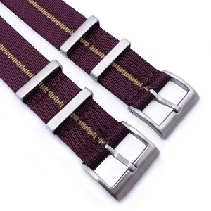 Correa de Reloj de Nailon Personalizada Ajustable con Rayas en Relieve de 20 mm y 22 mm - Product Image 6