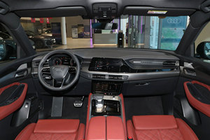 Audi Q6 2025 2.5T V6 SUV di Lusso 7 Posti, <span class=keywords><strong>Auto</strong></span> Familiare Grande, Guida a Sinistra, <span class=keywords><strong>Quattro</strong></span> Automatico in Vendita - Product Image 5