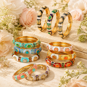 กำไลข้อมือแบบเปิดได้ ขายส่ง ประดับเคลือบโคลอซอนน์ โลหะผสมสังกะสี ชุบทอง ลายเรขาคณิต สีสันตัดกัน แบบมีบานพับ สไตล์ชาติพันธุ์สำหรับผู้หญิง - Product Image 4
