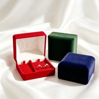 Boîte de rangement pour bijoux du fabricant, en velours floqué, carrée, à double compartiment, avec couvercle rabattable, compacte, rouge, verte, marine, fabriquée en Chine pour la vente au détail