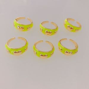 Dames en gros coloré émail doigt ouvert manchette anneau bijoux <span class=keywords><strong>de</strong></span> mode cuivre plaqué or 18 carats breloque coeur anneaux réglables - Product Image 4