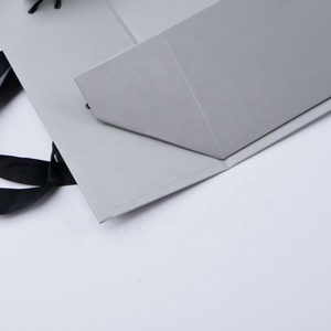Herbruikbare magnetische cadeaudoos met aangepast logo, kartonnen vouwverpakkingen met lint - Product Image 4
