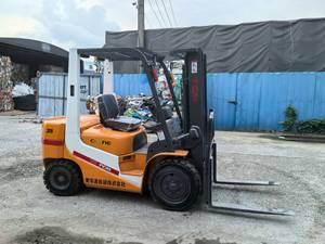 Montacargas TCM Usado de 3.5 Toneladas con Motor de Caja de Cambios, Carretilla Elevadora de Paletas para Almacén, Capacidad de Elevación de 3m para Inspección de Video - Product Image 5