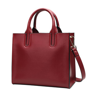 Sac en cuir de vachette souple avec bandoulière, sac rétro et simple à grande capacité pour femme - Product Image 1
