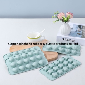 Molde de Azúcar Creativo y Práctico para Cubitos de Hielo de Grado Alimenticio, Gelatina Infantil, Chocolate con Corazón Fluido de Frijol Blanco y Botella de Cera - Product Image 2