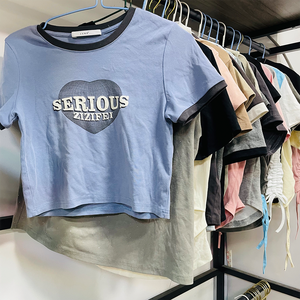 T-shirt estive con maniche corte da <span class=keywords><strong>donna</strong></span> di seconda mano le balle di abbigliamento della Germania sono perfette per la frugalità e la moda sostenibile - Product Image 3