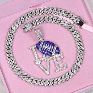 2025 I Love <span class=keywords><strong>NFL</strong></span> Rugby <span class=keywords><strong>Match</strong></span> Bleu Pendentif avec Chaînes pour Hommes Hip Hop Football Pendentif Collier Bijoux Cadeau pour Femmes En Gros - Product Image 4