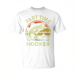Camiseta de Pesca con Humor de Pescador a Tiempo Parcial, Unisex para Adultos, Manga Corta, Cuello Redondo, Impresión Serigrafiada - Product Image 2