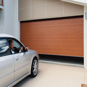 <span class=keywords><strong>Porte</strong></span> <span class=keywords><strong>de</strong></span> <span class=keywords><strong>garage</strong></span> <span class=keywords><strong>sectionnelle</strong></span> électrique automatique au design moderne en acier isolé antivol couleur chêne <span class=keywords><strong>doré</strong></span> pour villas à usage domestique - Product Image 3