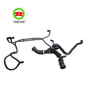 Manguera de radiador superior negra LR113132 para Land <span class=keywords><strong>Rover</strong></span> <span class=keywords><strong>Range</strong></span> <span class=keywords><strong>Rover</strong></span> L405 2013 - 2021 <span class=keywords><strong>Range</strong></span> <span class=keywords><strong>Rover</strong></span> Sport L494 2014 - <span class=keywords><strong>2022</strong></span> L462 2017- - Product Image 1